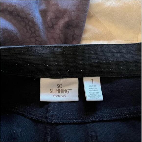 So Slimming By Chico’s Peyton Pants in Black (1 Short) - Picture 5 of 8